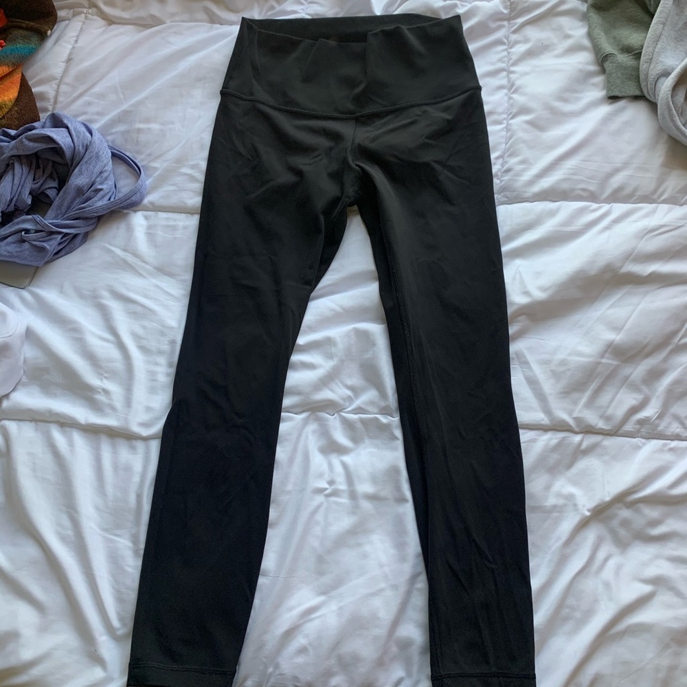 Black Lululemon leggings